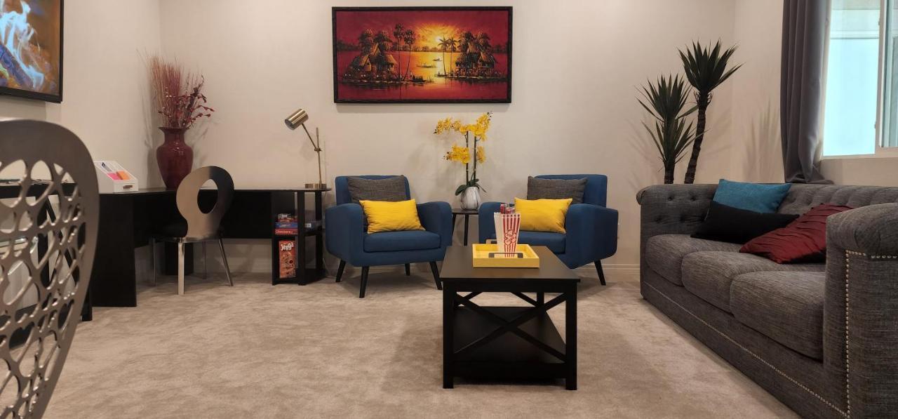 Private Lux Apartment In A New Community Fontana Eksteriør bilde
